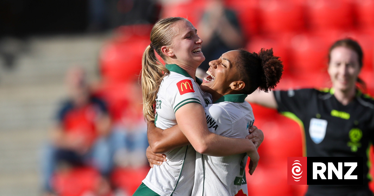 Phoenix women beat Adelaide to secure historic second placing