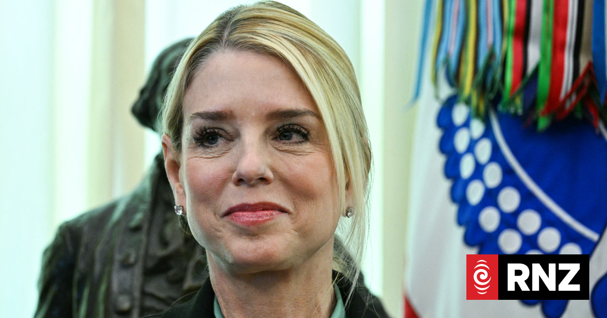Analysis: Pam Bondi was destined to fail. But she also made it worse