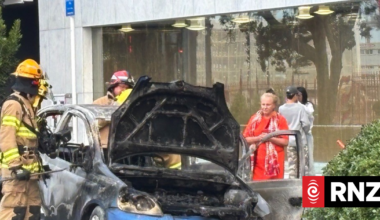 Section of central Auckland road blocked following car fire