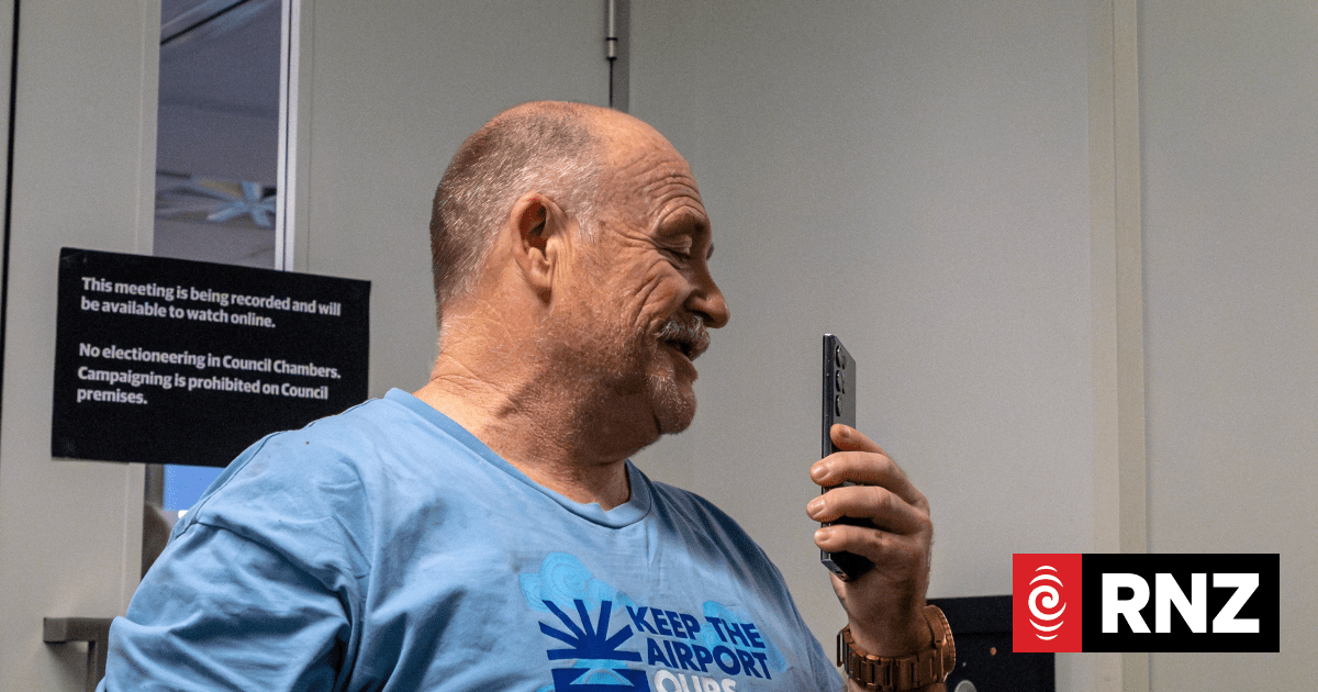 Failed Wellington mayoral candidate trespassed from Upper Hutt council offices