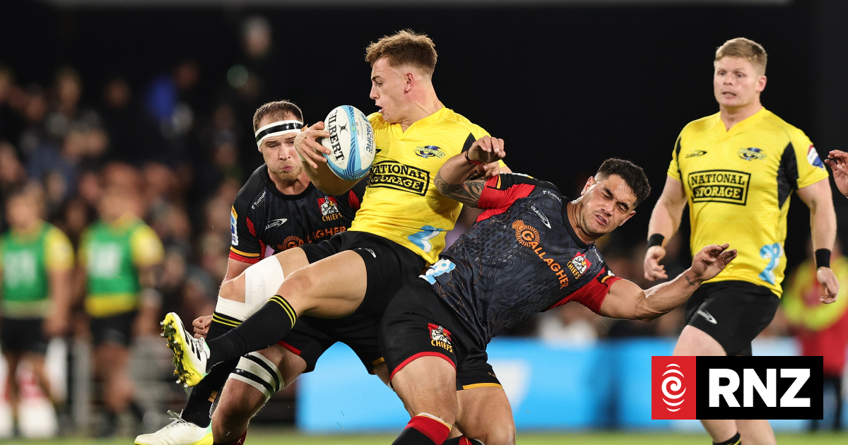 Hurricanes keen to keep Chiefs star quiet in top of the table clash