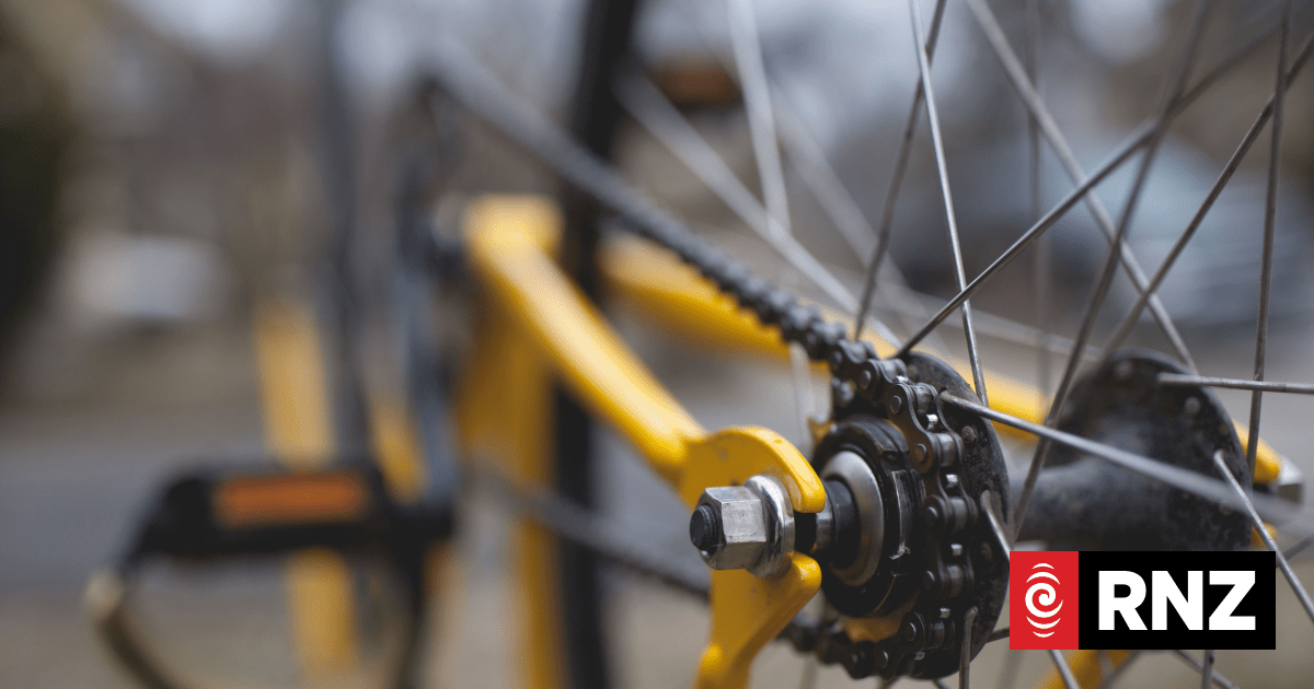 Police to crack down on Auckland bike riders