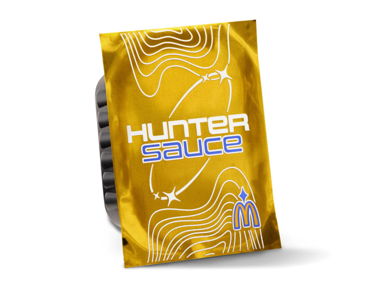 Hunter sauce is a sweet chili sauce mixing notes of chili, garlic and pepper.