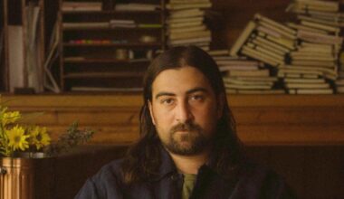 Noah Kahan’s ‘The Great Divide’ – Full Album Lyrics & Meanings Guide