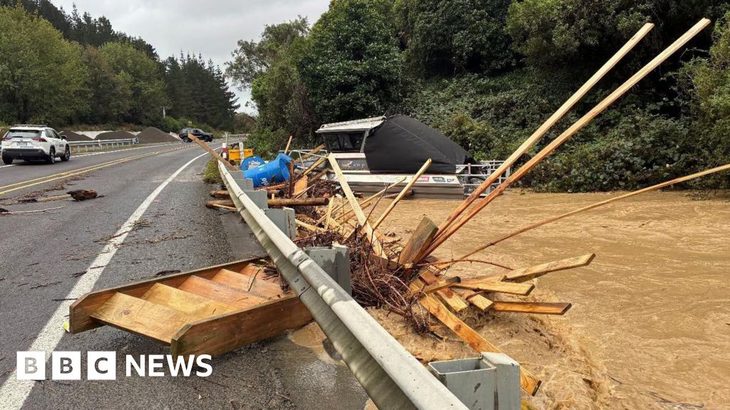 New Zealand declares state of emergency in Wellington as floods hit - BBC