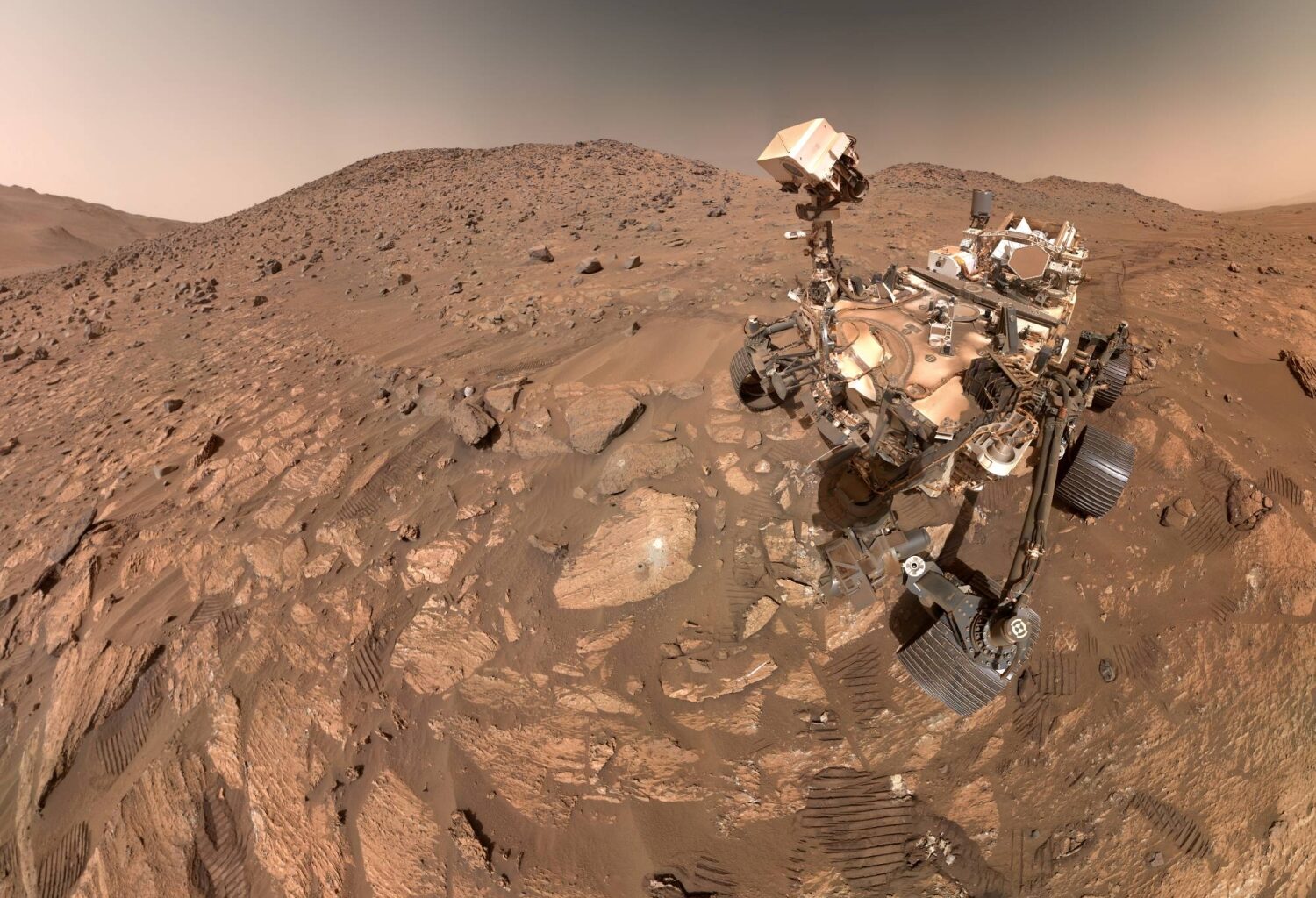 Huge 'bathtub ring' may show contours of ancient ocean on Mars