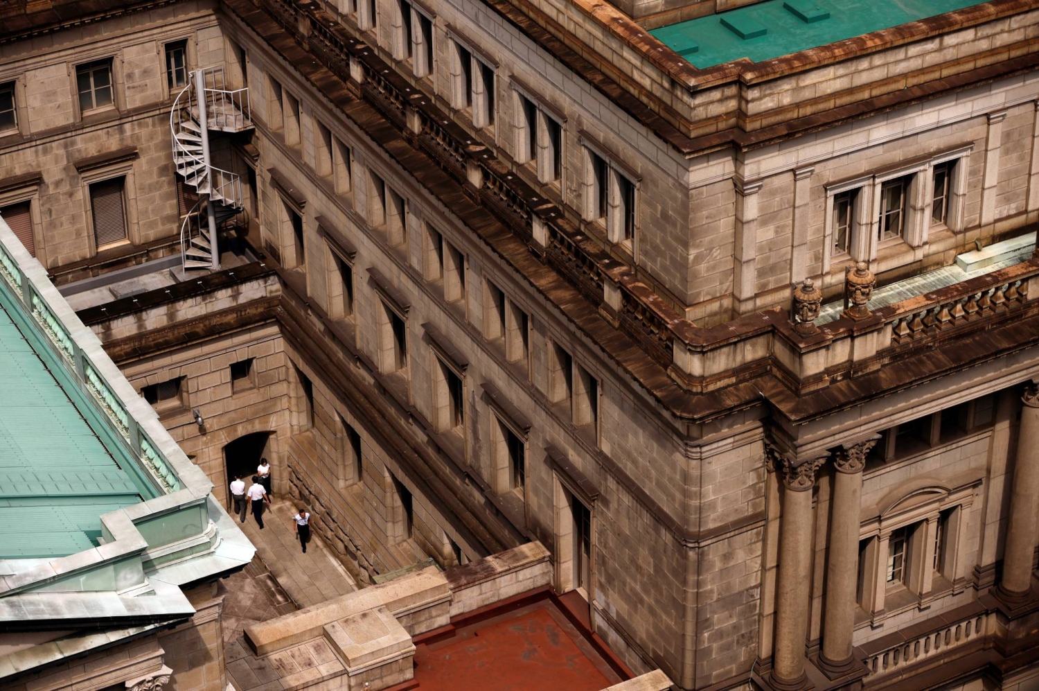 Three dissents at BOJ policy board meeting suggest hawkishness ahead
