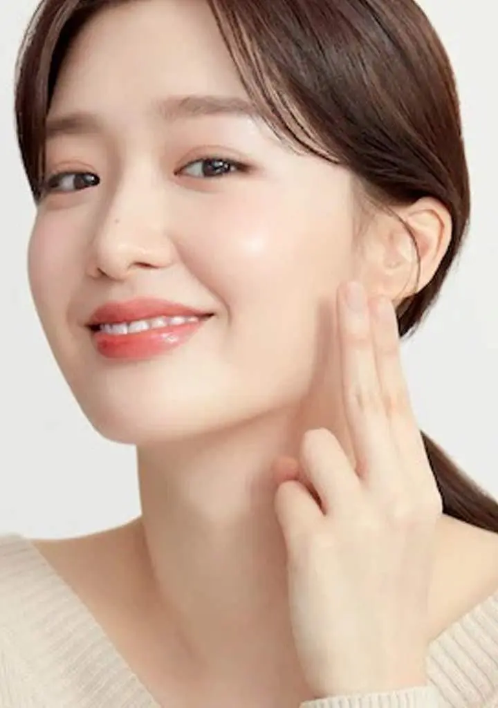 Korean-Inspired Home Remedies for Glass Skin Glow | Natural Radiant Skin Tips | Web Stories