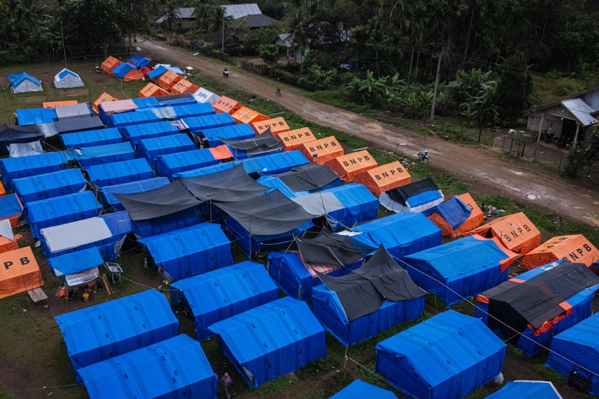 A photo of tents setup of victims and survivors of the floods.