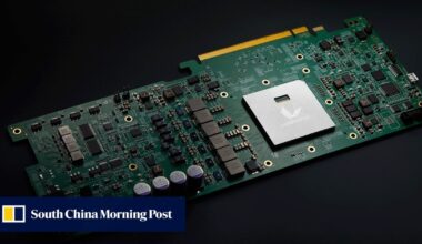 Lightelligence jumps by 400% in Hong Kong debut amid AI-driven demand for photonics chips