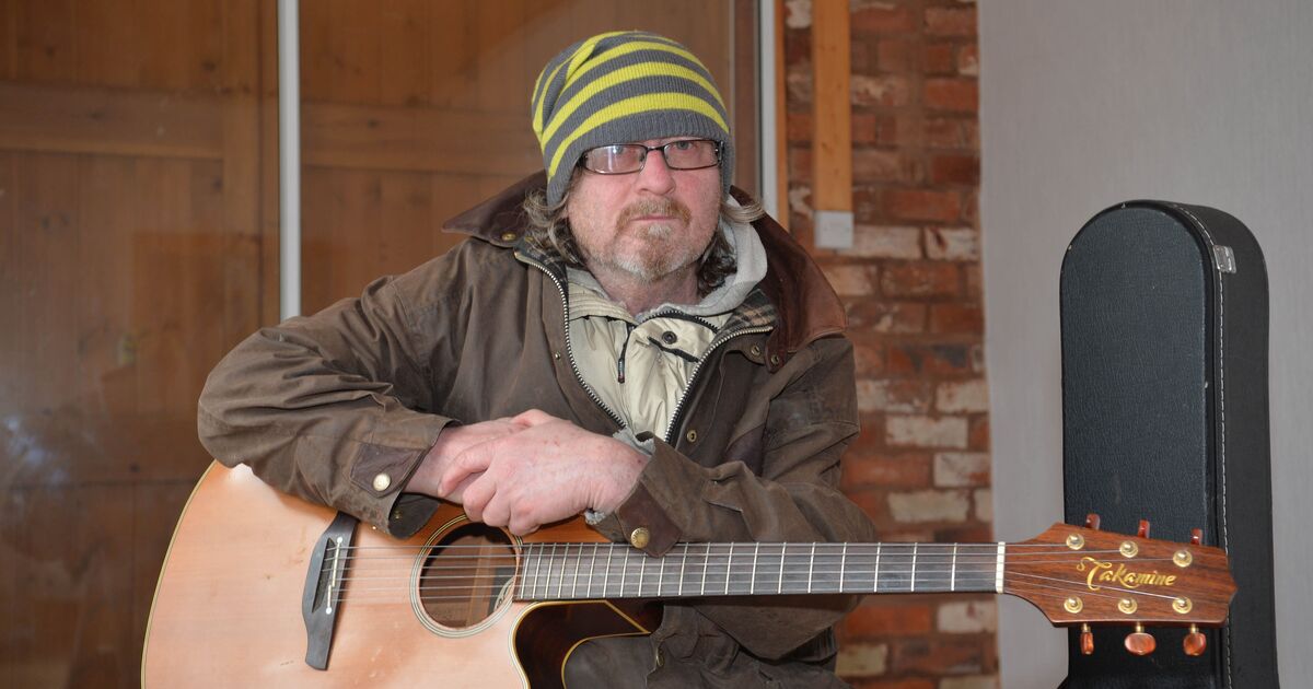 70s music legend forced to sell own guitars after being left penniless | TV & Radio | Showbiz & TV