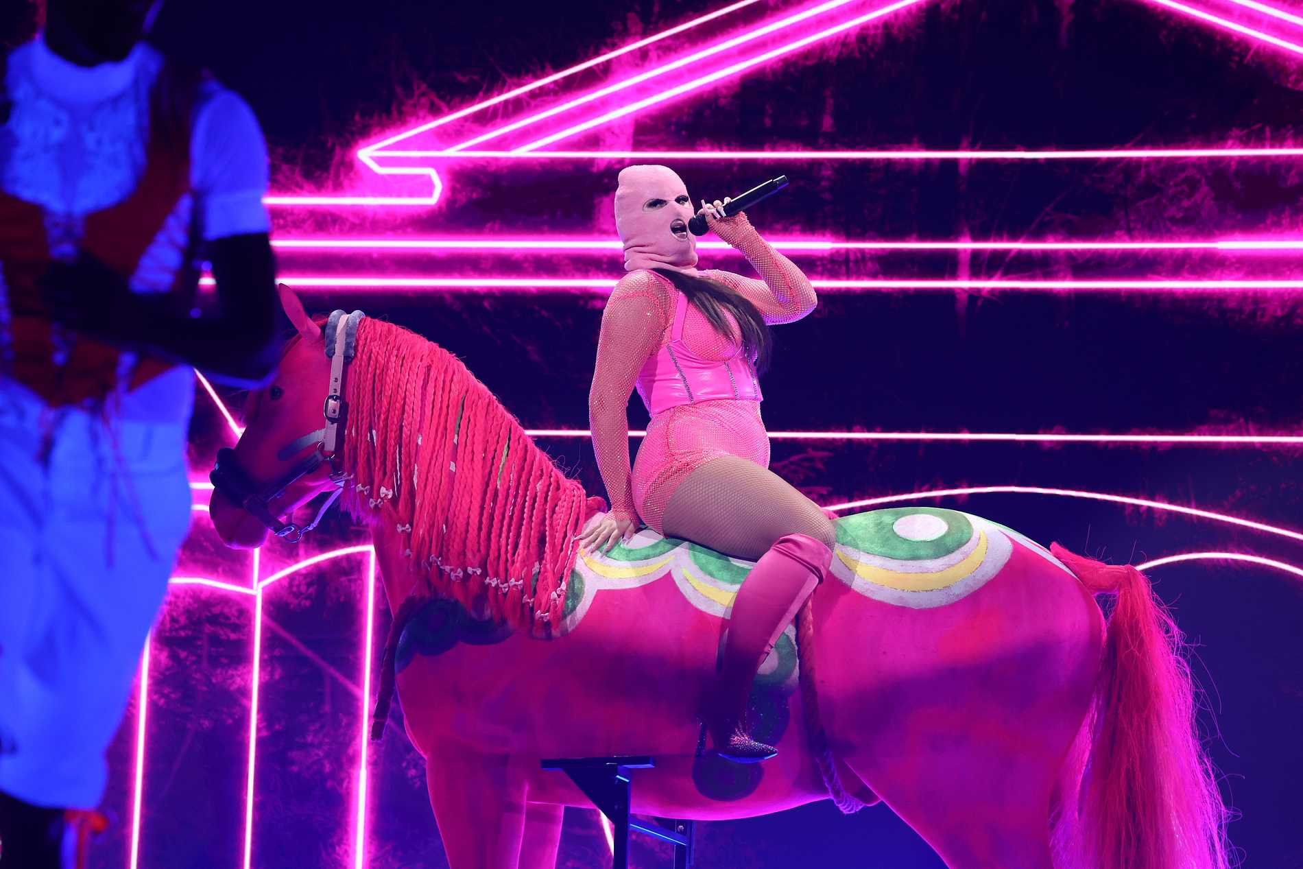 Felicia as Fröken Snusk at Melodifestivalen 2024