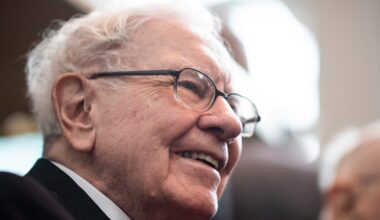 Buffett's Cash Will Pay Off, Burry Right About AI 'Scandal': Dietrich