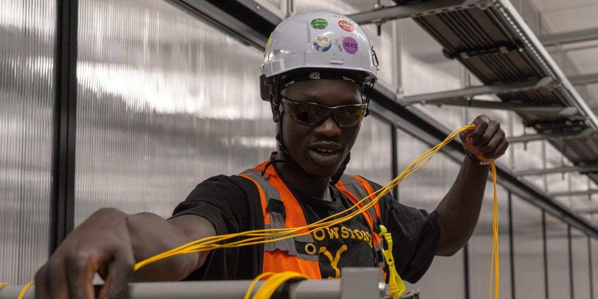 AI's Growth Sparks Demand for Fiber Techs, Meta Offers Training