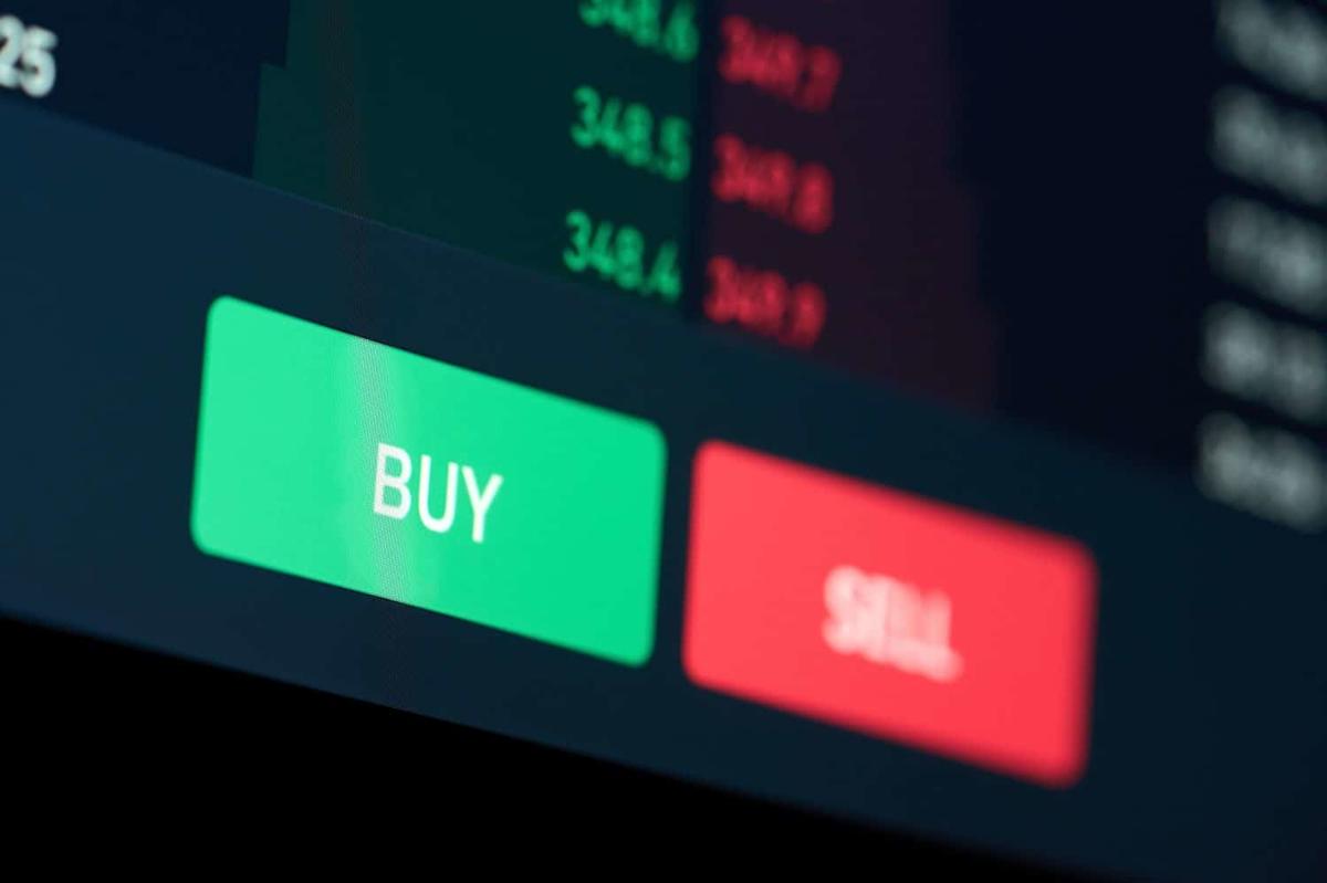 2 Healthcare Stocks at 52-Week Lows That Analysts Still Love