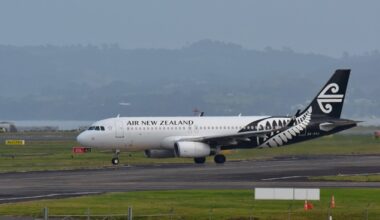 Air NZ plane struck by lightning