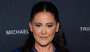 The National Desk dark theme brand icon