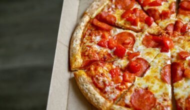 Sandringham Domino’s Pizza staff threatened with machete in late-night robbery