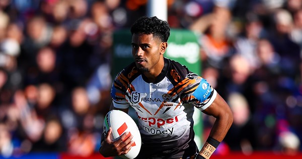 NRL 2026, live blog, round 6, Eels, Titans, Knights, Wests Tigers, match highlights, injuries, coaches media conferences