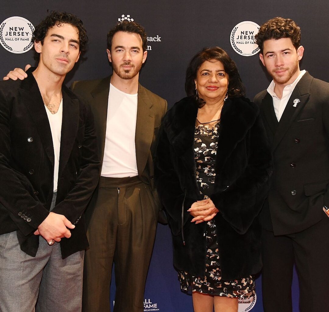 Jonas Brothers Mom Denise Jonas Suffered Stroke