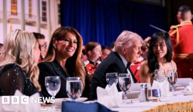 Melania Trump urges ABC to 'take stand' on Jimmy Kimmel after widow joke - BBC