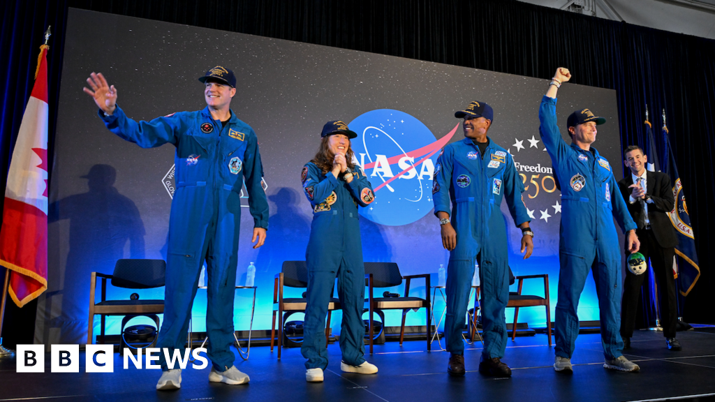 Artemis II astronauts: What they said in first post‑Moon Q&A - BBC
