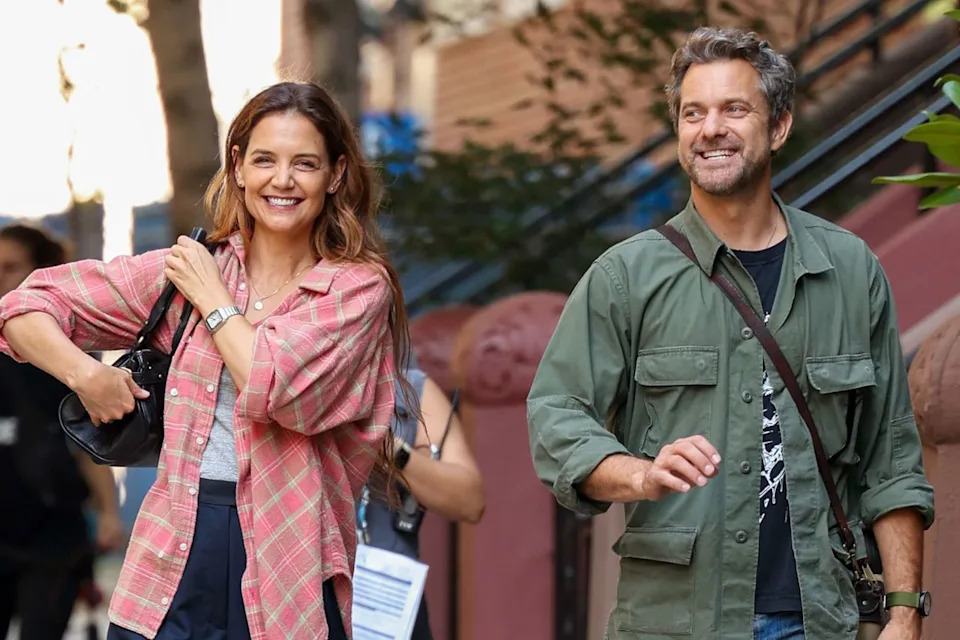 Katie Holmes and Joshua Jackson on the set of 'Happy Hours' in July 2025Credit: Jason Howard/Bauer-Griffin/GC Images
