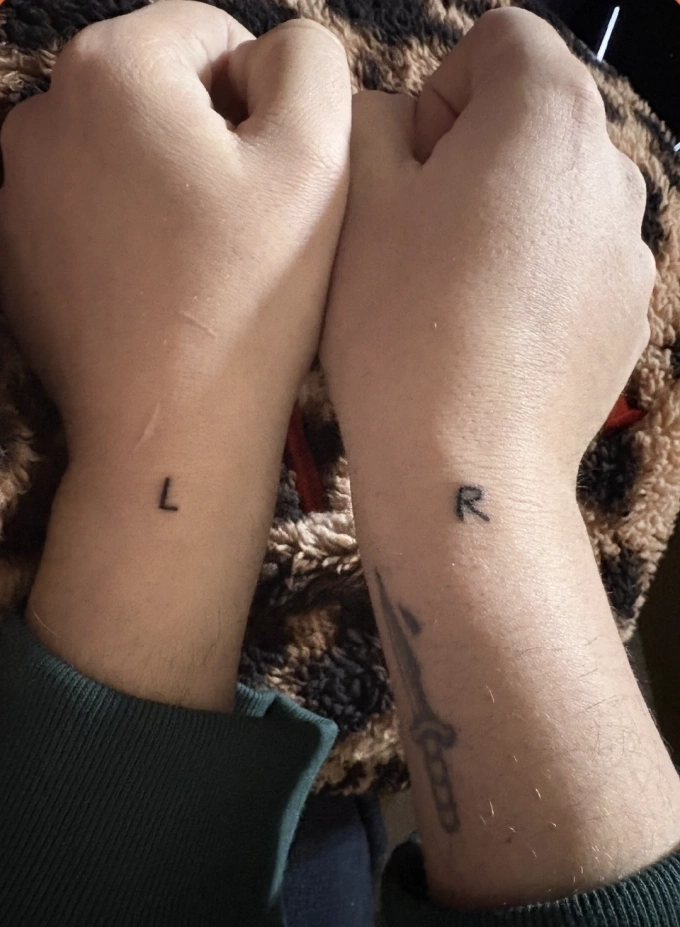 A X user show their tattoos on their left and right wrists to differentiate directions at the end of February 2026. Photo from X/bearbubb