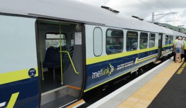 Metlink trains between Wellington and Johnsonville cancelled after slip blocks track