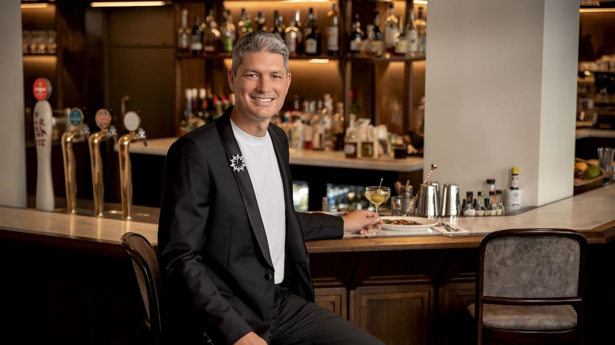 How To Not Mess Up A First Dinner Date: Jesse Mulligan’s Essential Dating Advice