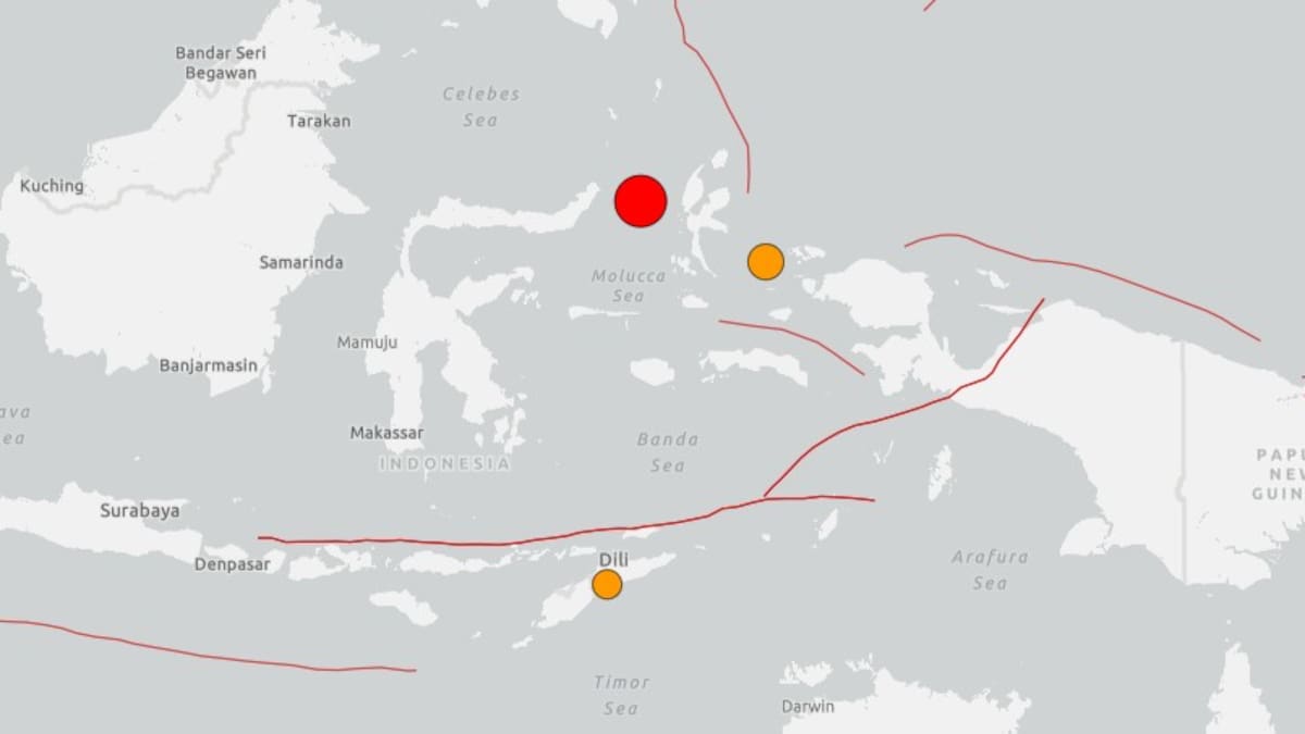 7.4-magnitude offshore earthquake hits eastern Indonesia