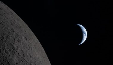 Nasa releases picture of ‘Earthset’ shot by Artemis crew