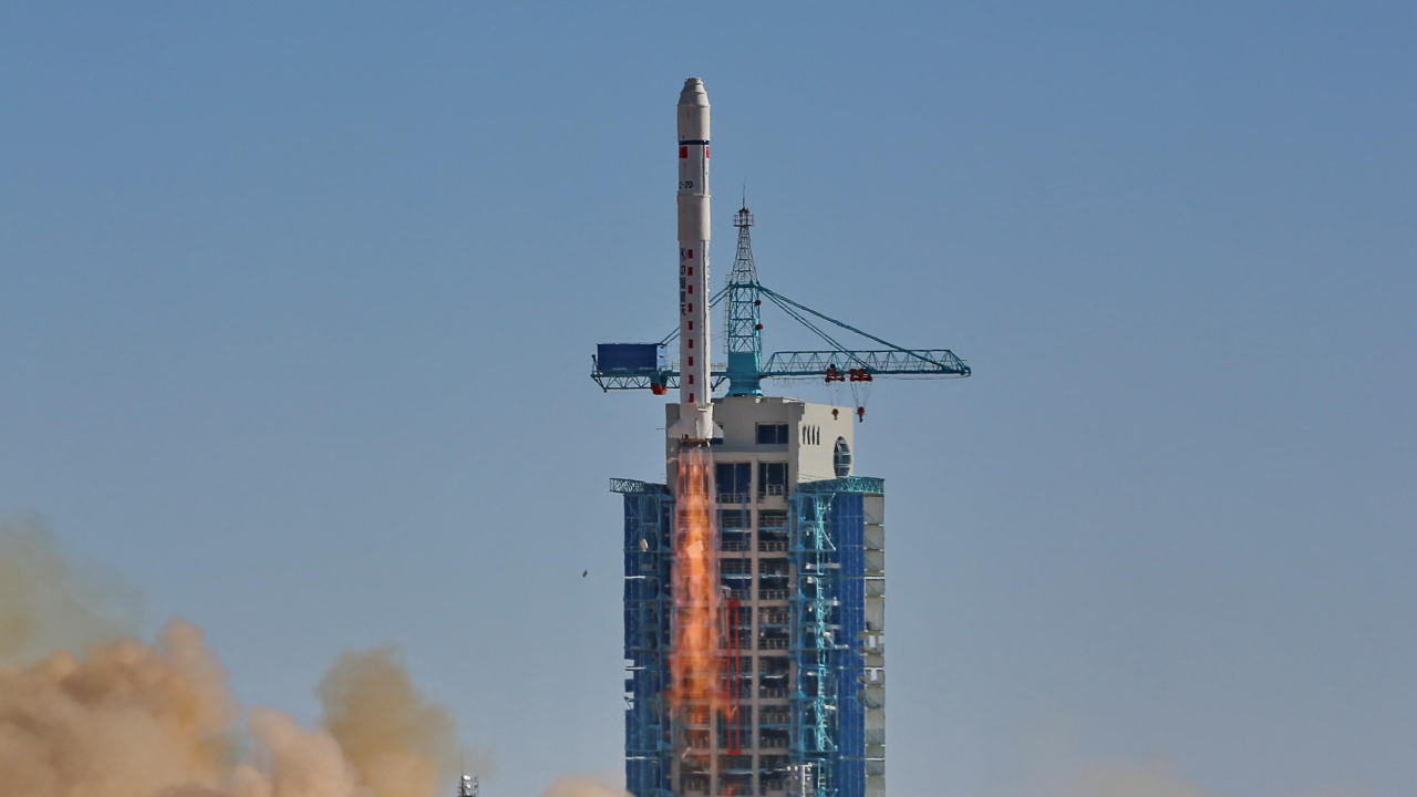 Chinese Rocket Launch Long March-2D Image Credit CNSA
