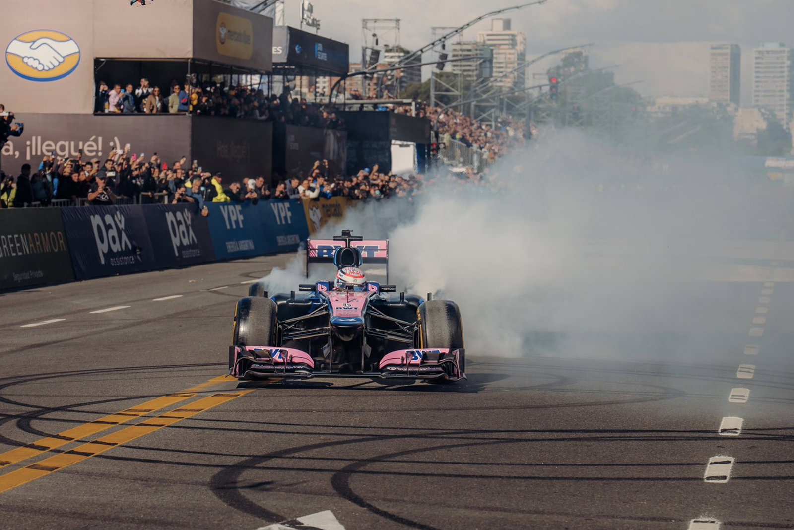Argentina pushes for F1 return as 600,000 fans pack demo