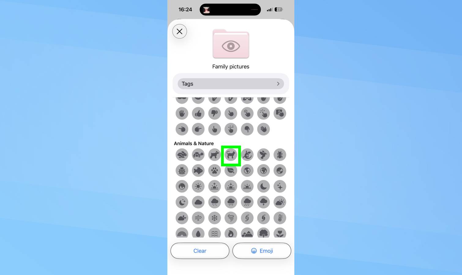 Personalizing folders in Files on iPhone