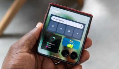 Forget the 2026 models: T-Mobile will give you last year's Motorola Razr Ultra for FREE with new line