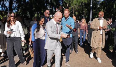 Prince Harry and Meghan visit Melbourne as awkward selfie bid makes headlines