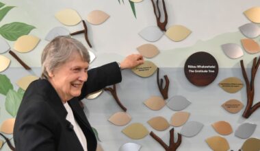 Helen Clark shares her father’s Waipuna Hospice story at unveiling ceremony