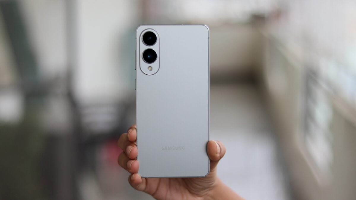 Galaxy S25 Edge, S25 FE receive April 2026 security update