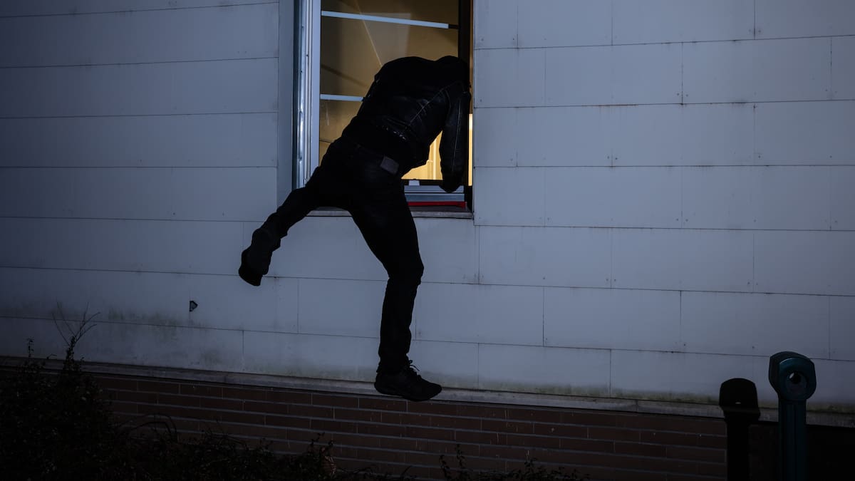 4 arrested after abandoned New Plymouth building used to burgle store