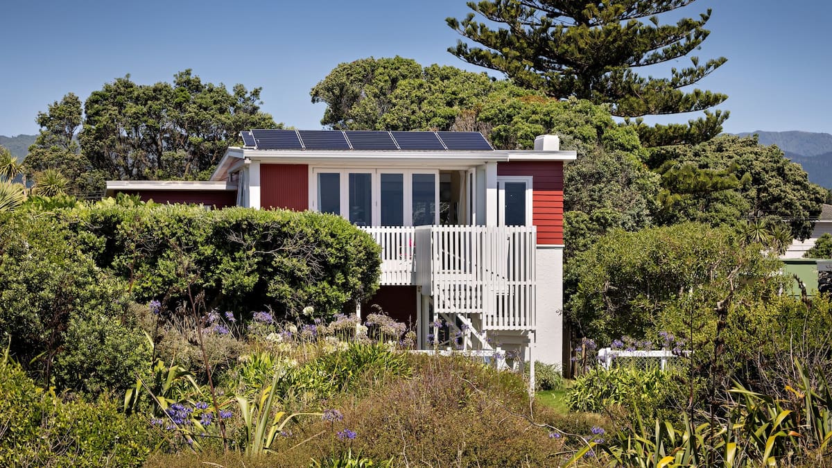 What makes a Kiwi bach? The simple holiday homes reshaping design