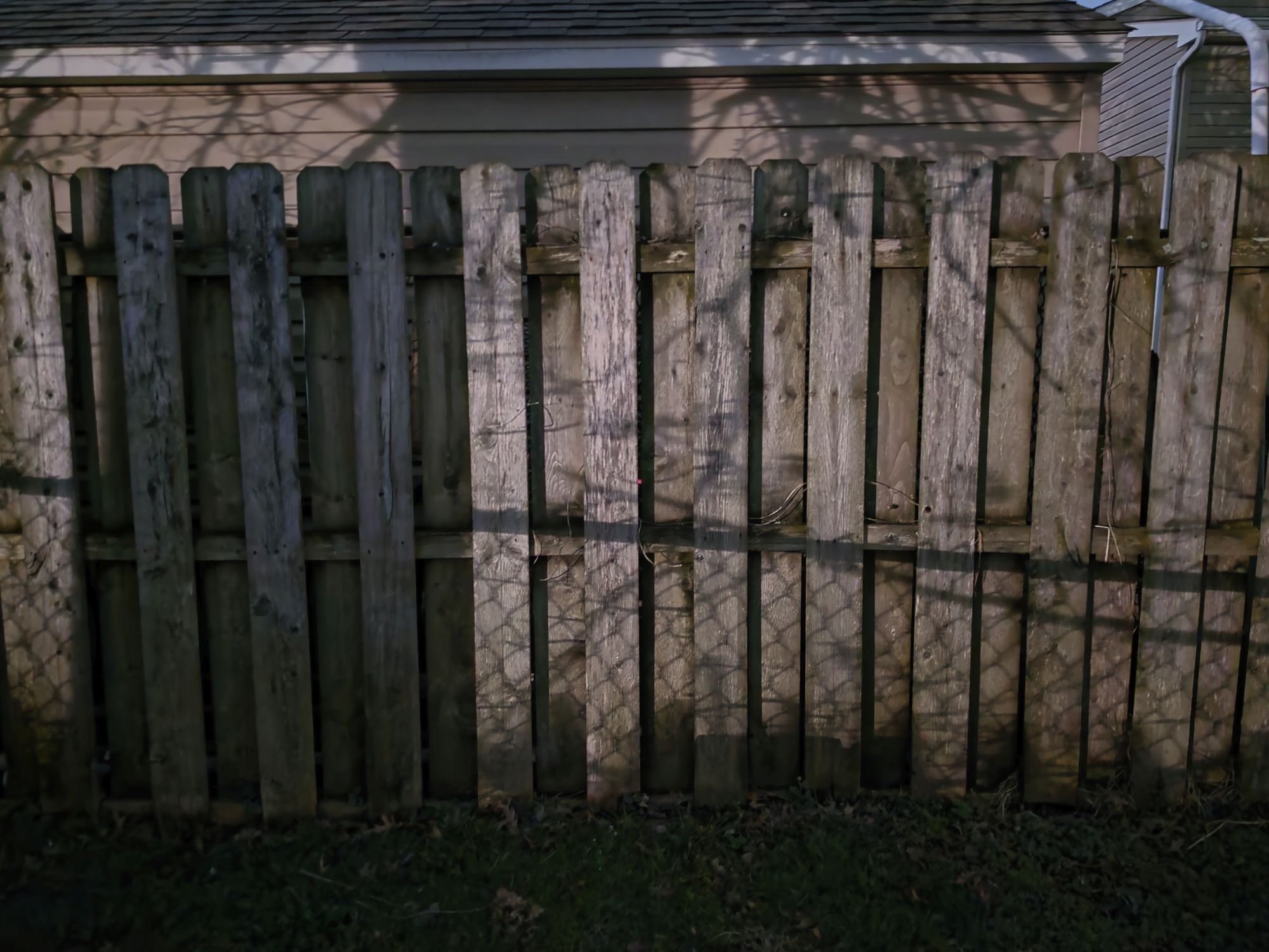 Samsung Galaxy S26 Ultra Night Mode low light sample.