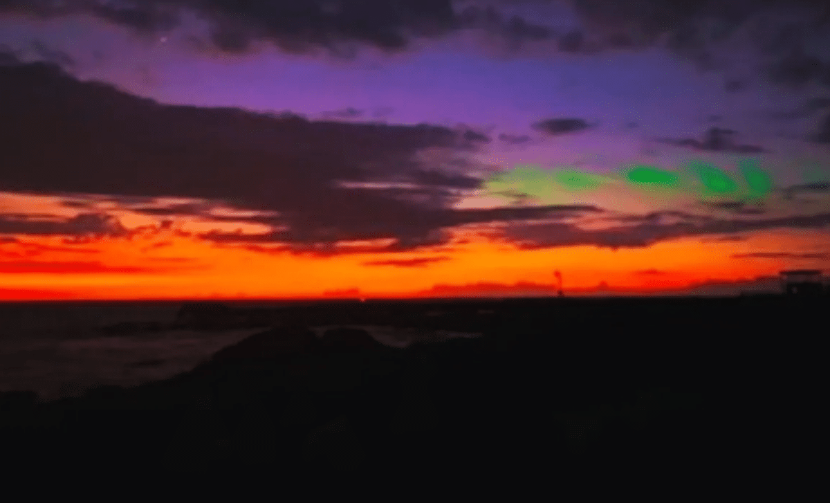 Mysterious Green Bands In Hawaii Sky Linked To Little Known Earth Phenomenon