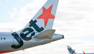 Delays at Auckland Airport as Jetstar halts check-ins over tech problem