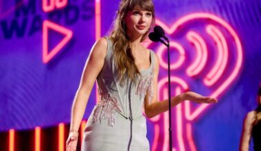 Taylor Swift Says Friend Dakota Johnson's Honesty Is 'Refreshing'