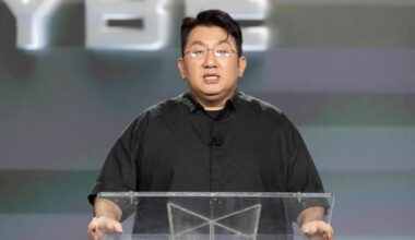 South Korean Police Seek Arrest Warrant for HYBE Chairman Bang Si-hyuk