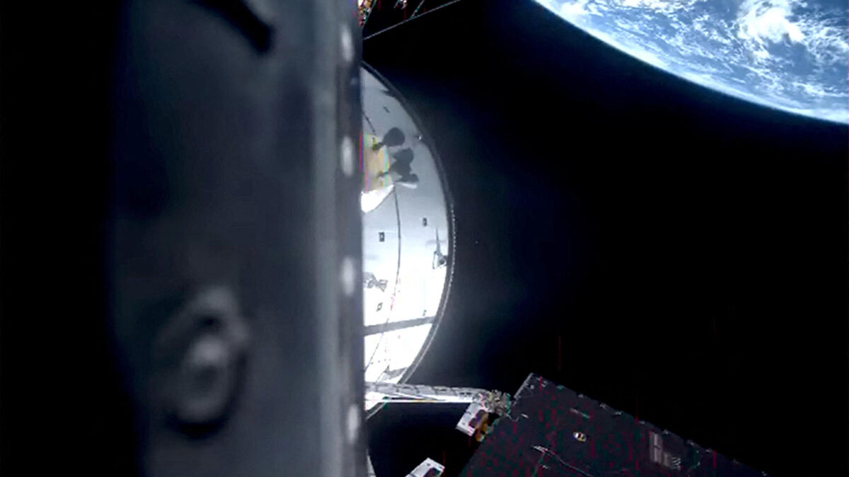 Six minutes de poussée et plus de retour immédiat possible… Bientôt l’heure du « big burn » pour Artemis II