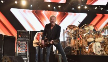 Lindsey Buckingham attack: Fleetwood Mac star targeted in Los Angeles