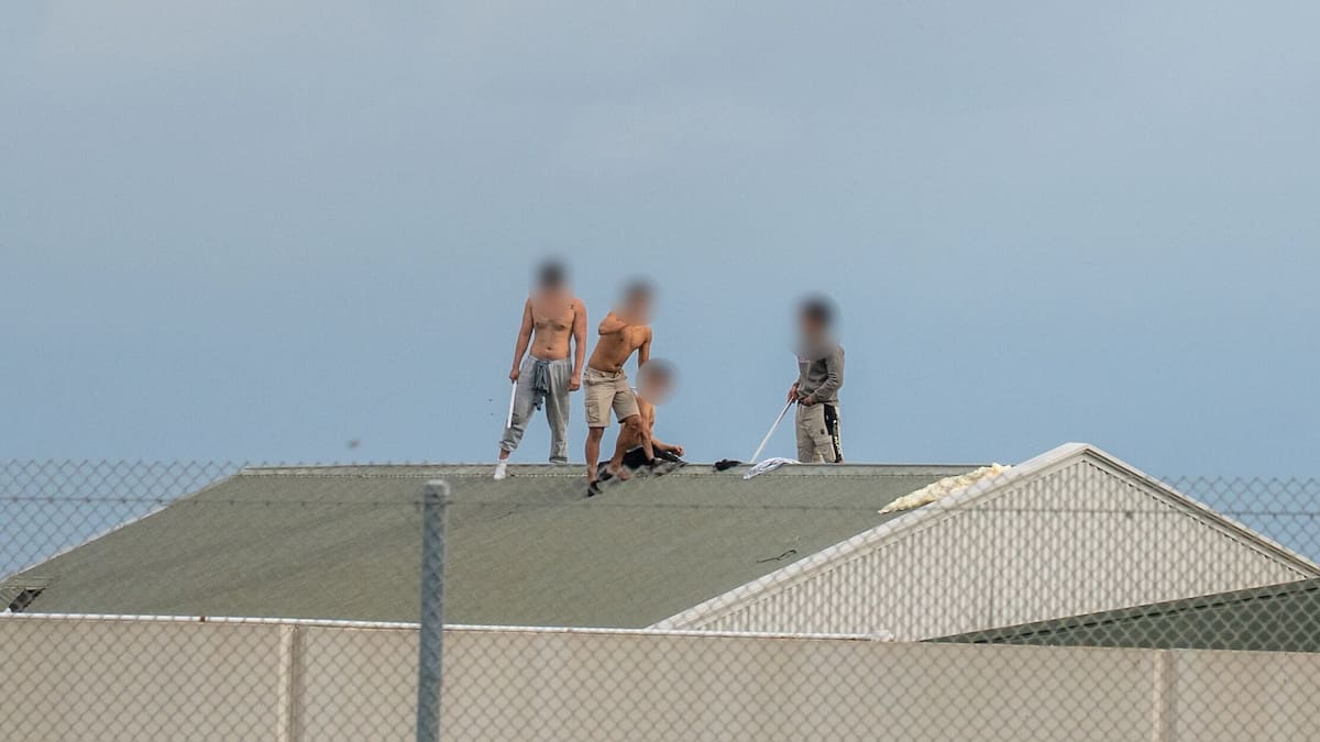 Police assist Oranga Tamariki after youths climb on Wiri youth justice facility roof