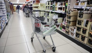 Market clashes with the government